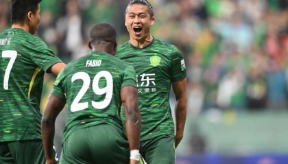 张玉宁悲喜一战！破128天球荒后伤退，中超50球+工体800球